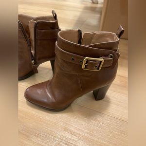 Used pair of boots size 5.5